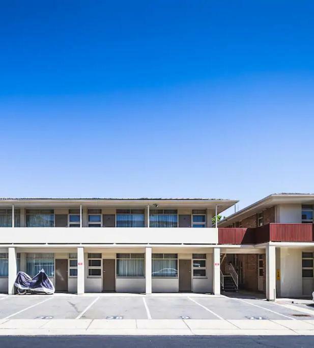 Glenelg Beach Gateway Studio Apartment Eksteriør bilde